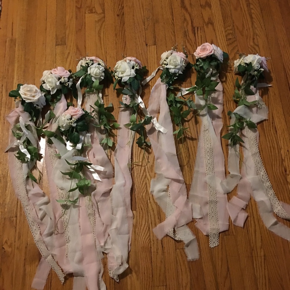 Lings moments alter chair flowers!